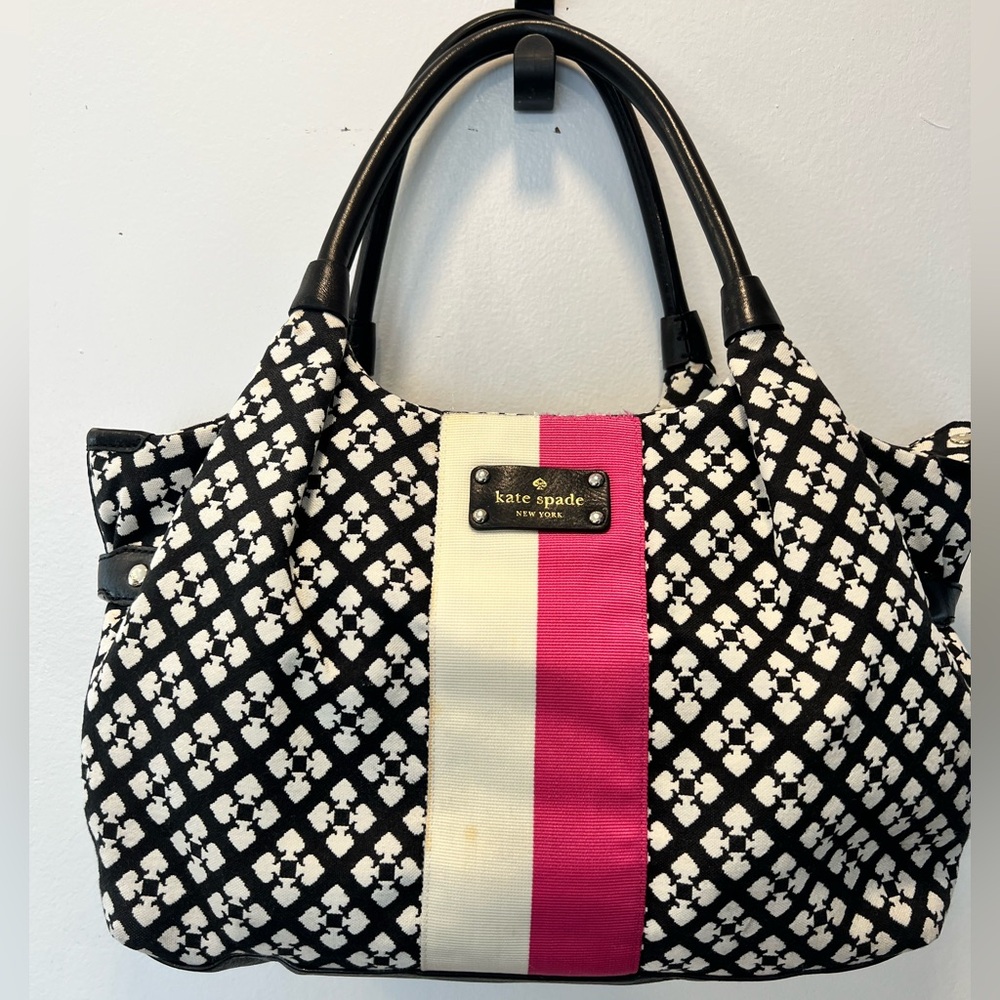KATE SPADE "STEVIE" Tote HandBag- very good used condition-zipper top close